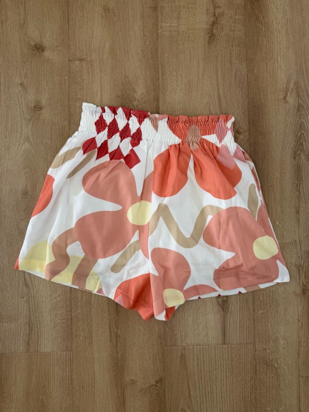 Women's Coral Abstract Print Elastic Waist Shorts